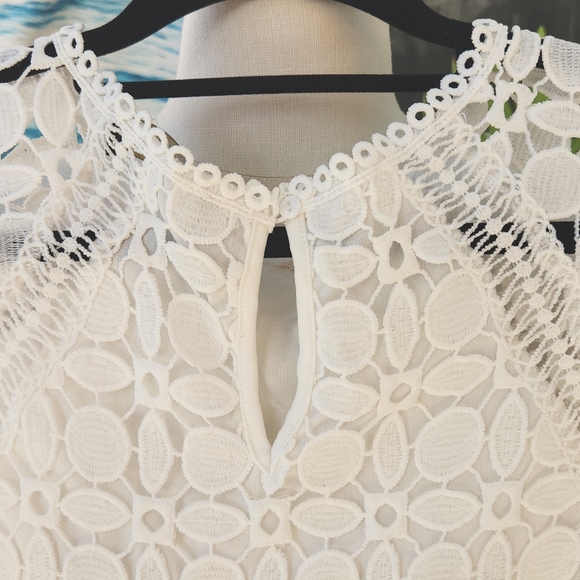 SUZANNE BETRO 💥SALE💥 NWOT   full on heavy set lace sleeveless blouse - Picture 7 of 7